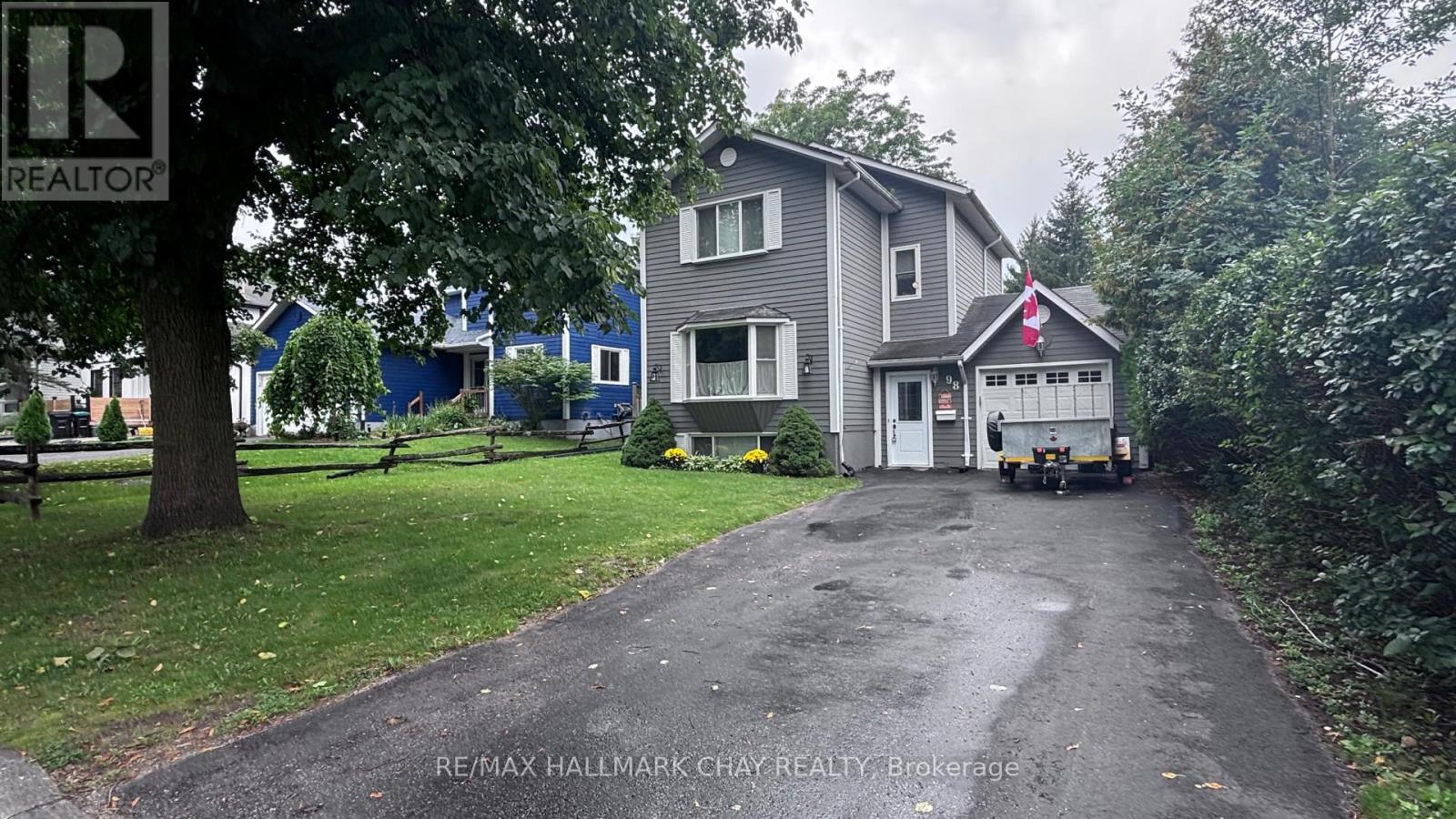 98 ELIZABETH STREET, Barrie, Ontario