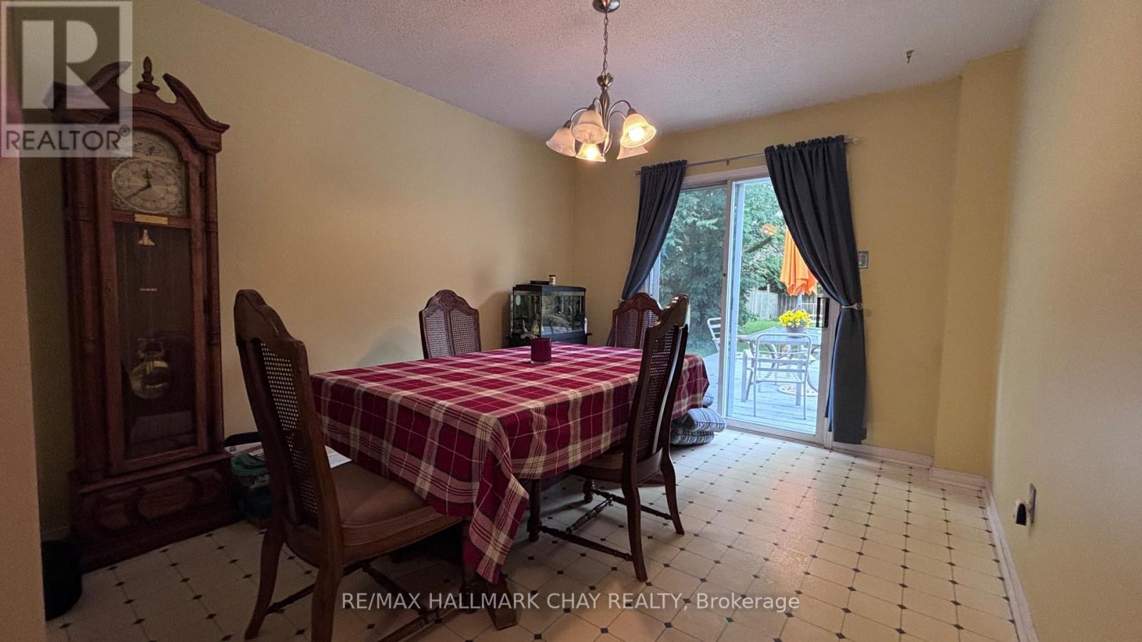 98 Elizabeth Street, Barrie, Ontario  L4N 6P3 - Photo 6 - S13743332