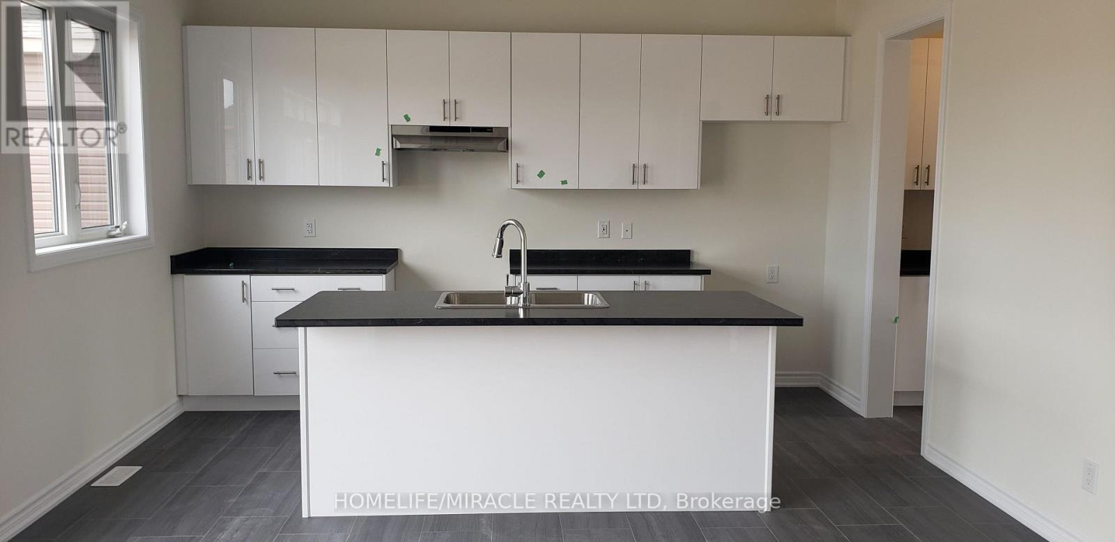 178 Ramblewood Drive, Wasaga Beach, Ontario  L9Z 0L6 - Photo 2 - S13743338