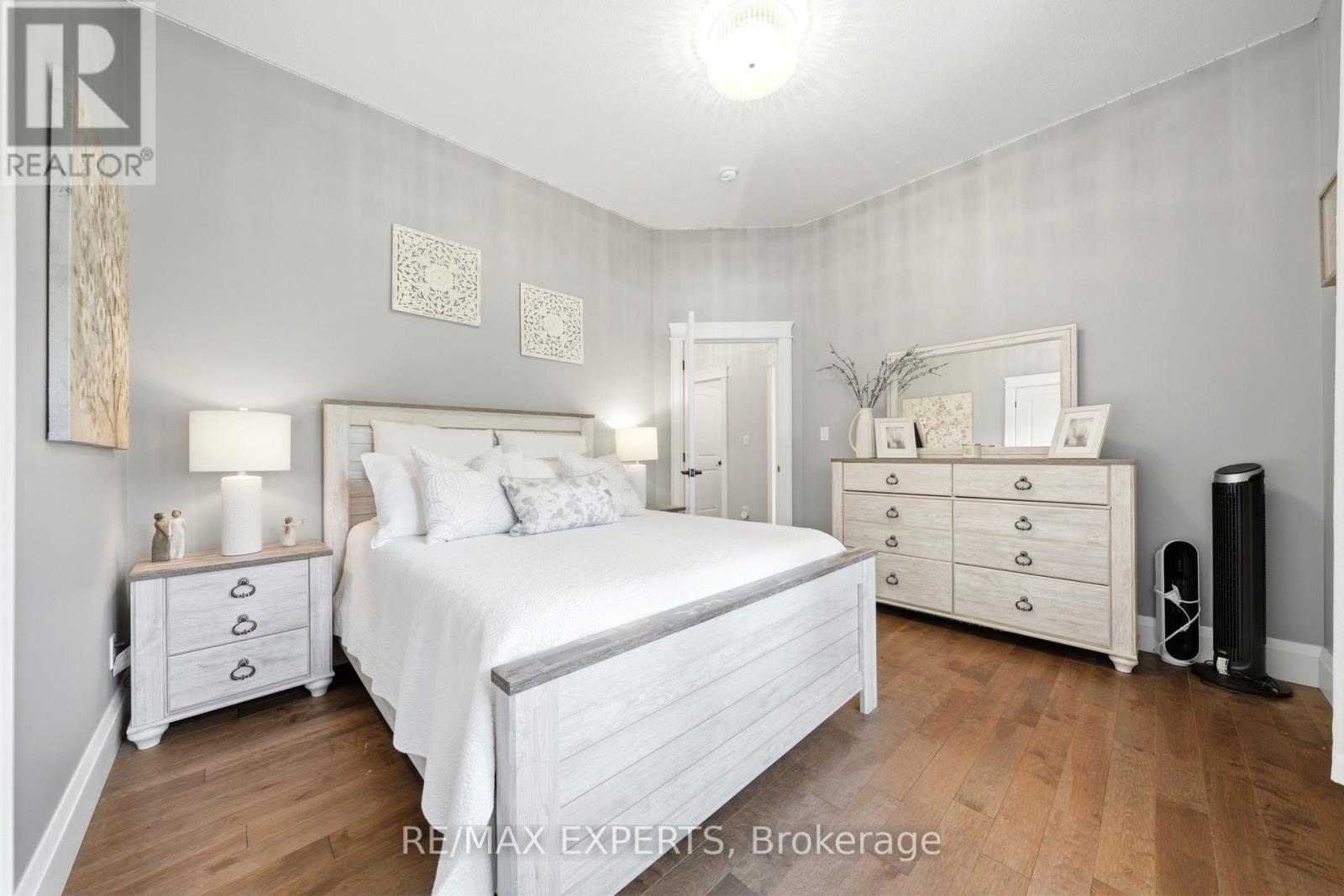 48 Marni Lane, Springwater, Ontario  L0L 2K0 - Photo 23 - S13743394