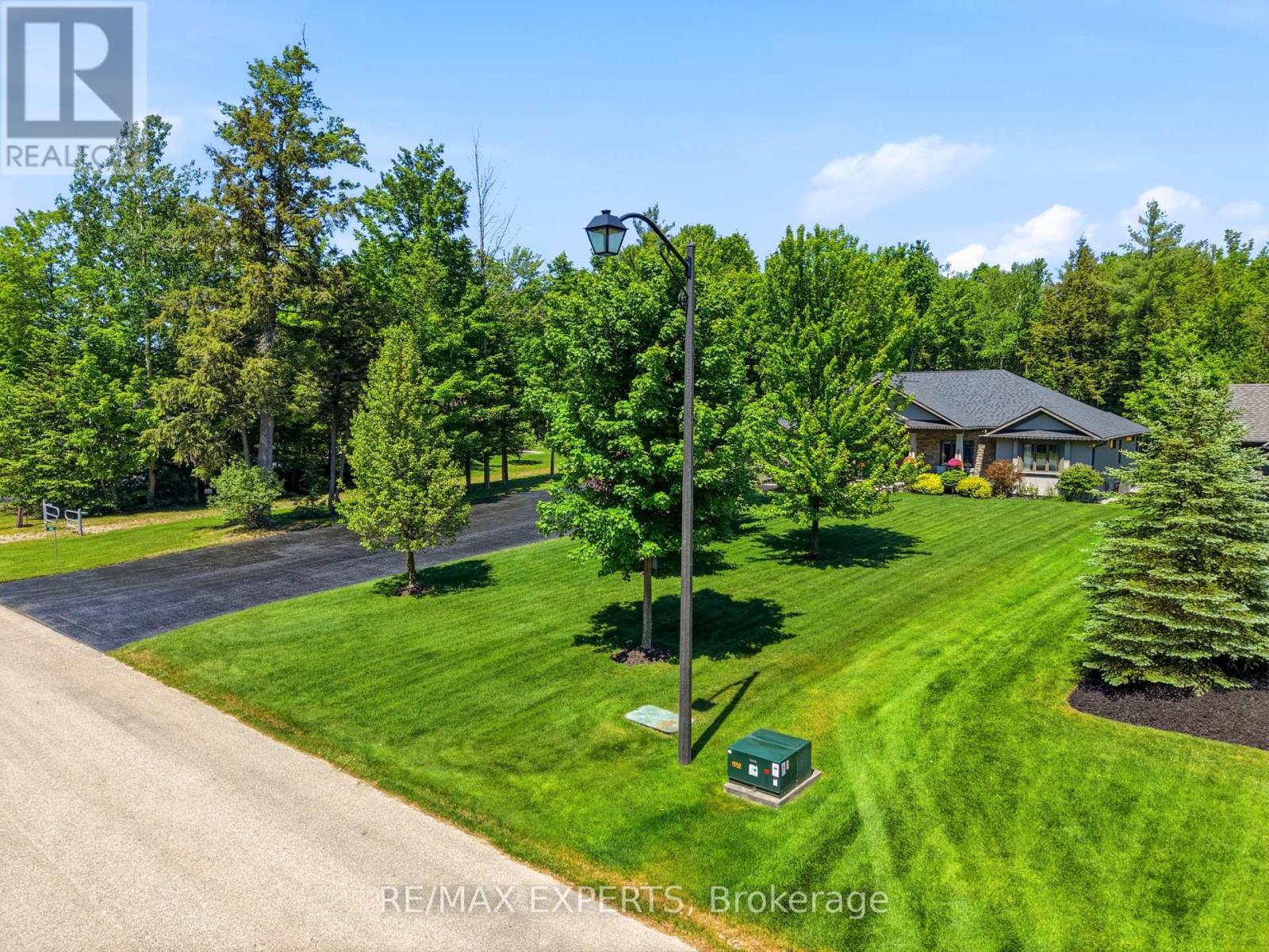 48 Marni Lane, Springwater, Ontario  L0L 2K0 - Photo 39 - S13743394