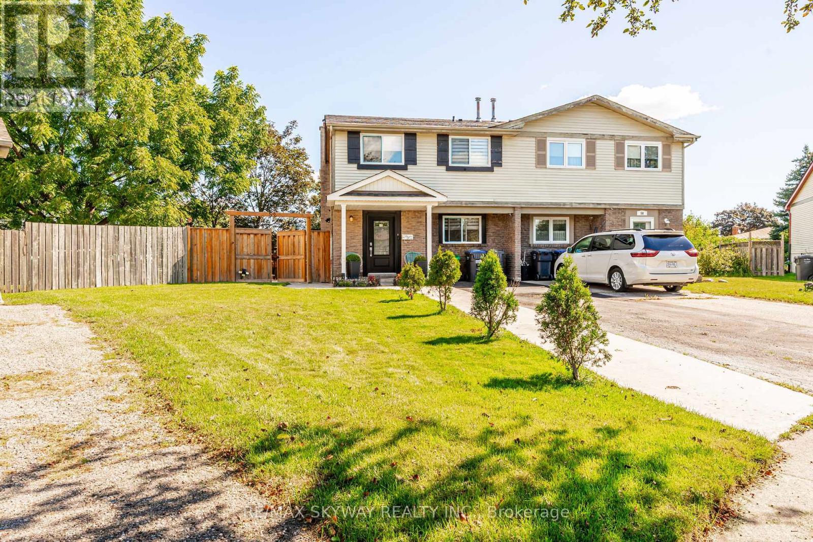 52 Charters Road, Brampton, Ontario  L6V 2S5 - Photo 2 - W13743358