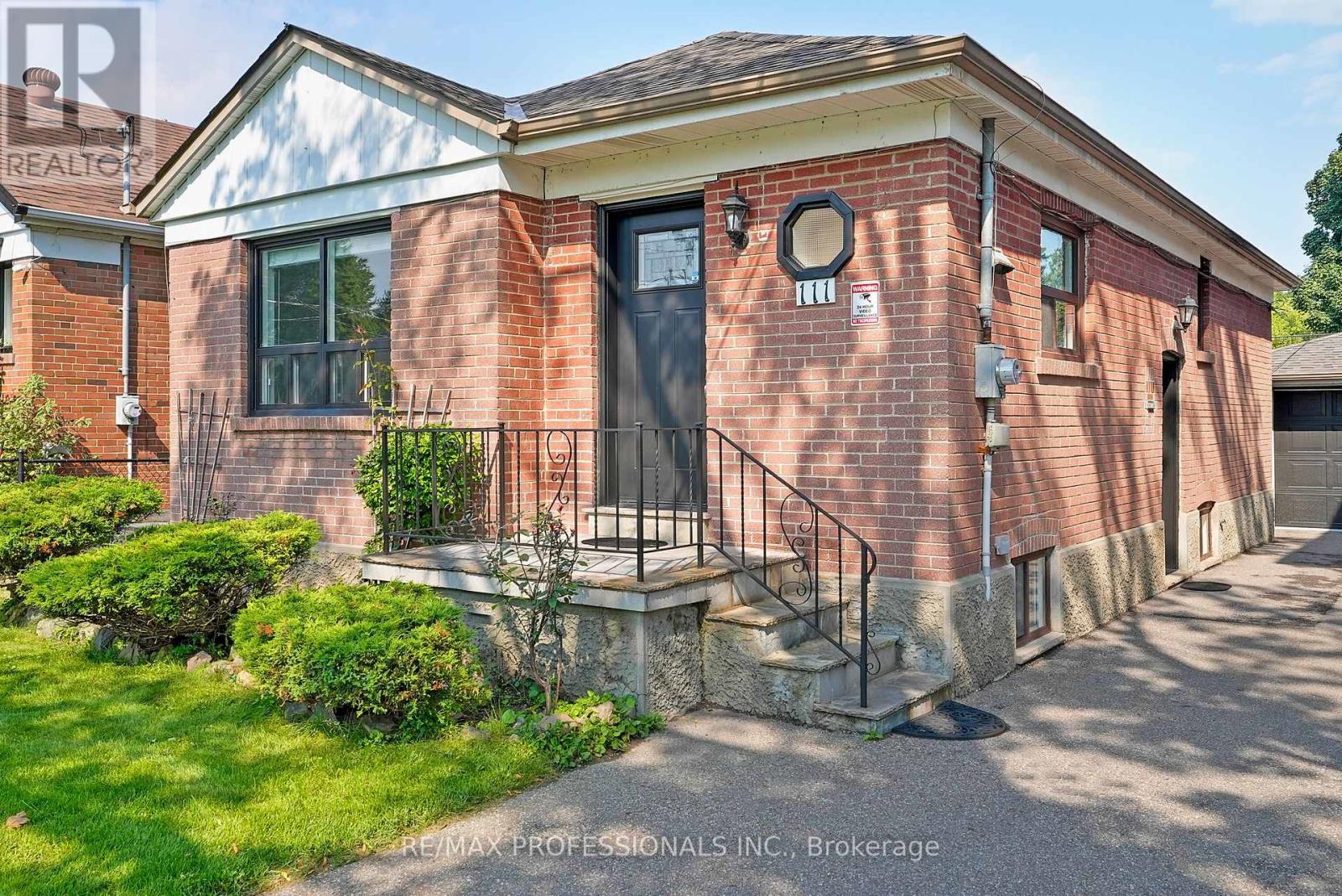 111 Wesley Street, Toronto, Ontario  M8Y 2W9 - Photo 3 - W13743400