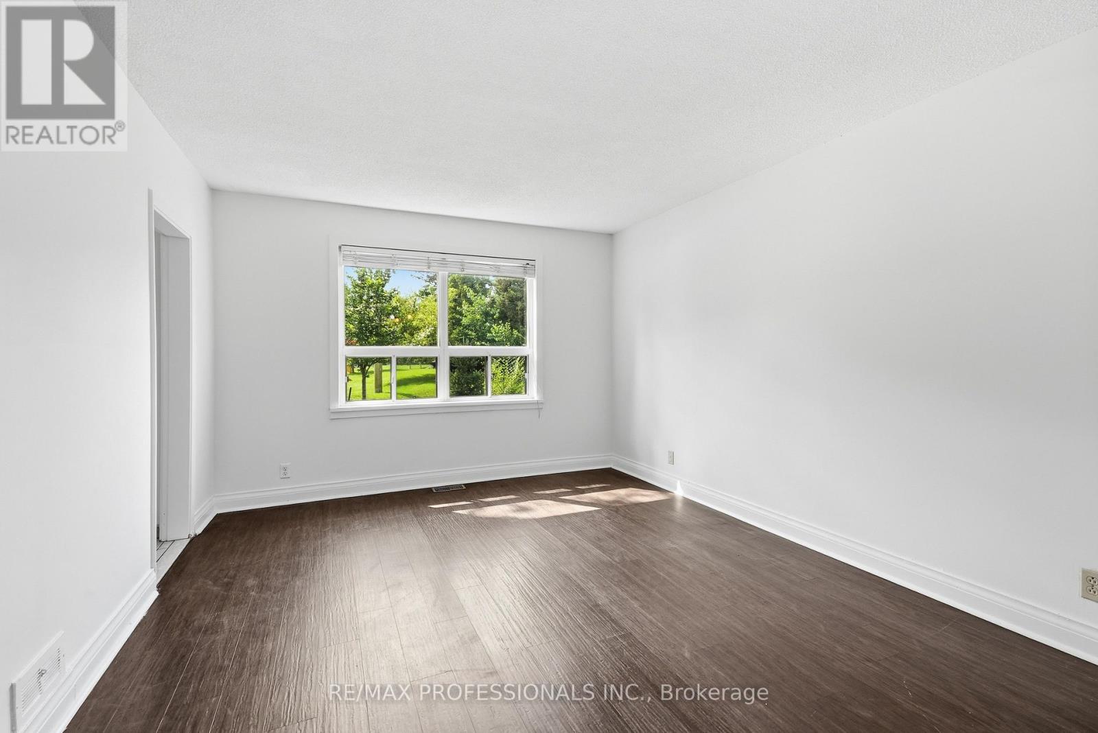 111 Wesley Street, Toronto, Ontario  M8Y 2W9 - Photo 6 - W13743400