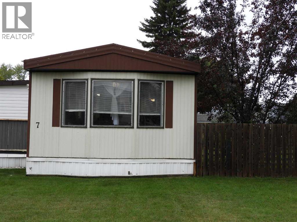 #7, 5029 34, Red Deer, Alberta  T4N 0P4 - Photo 2 - A2342201