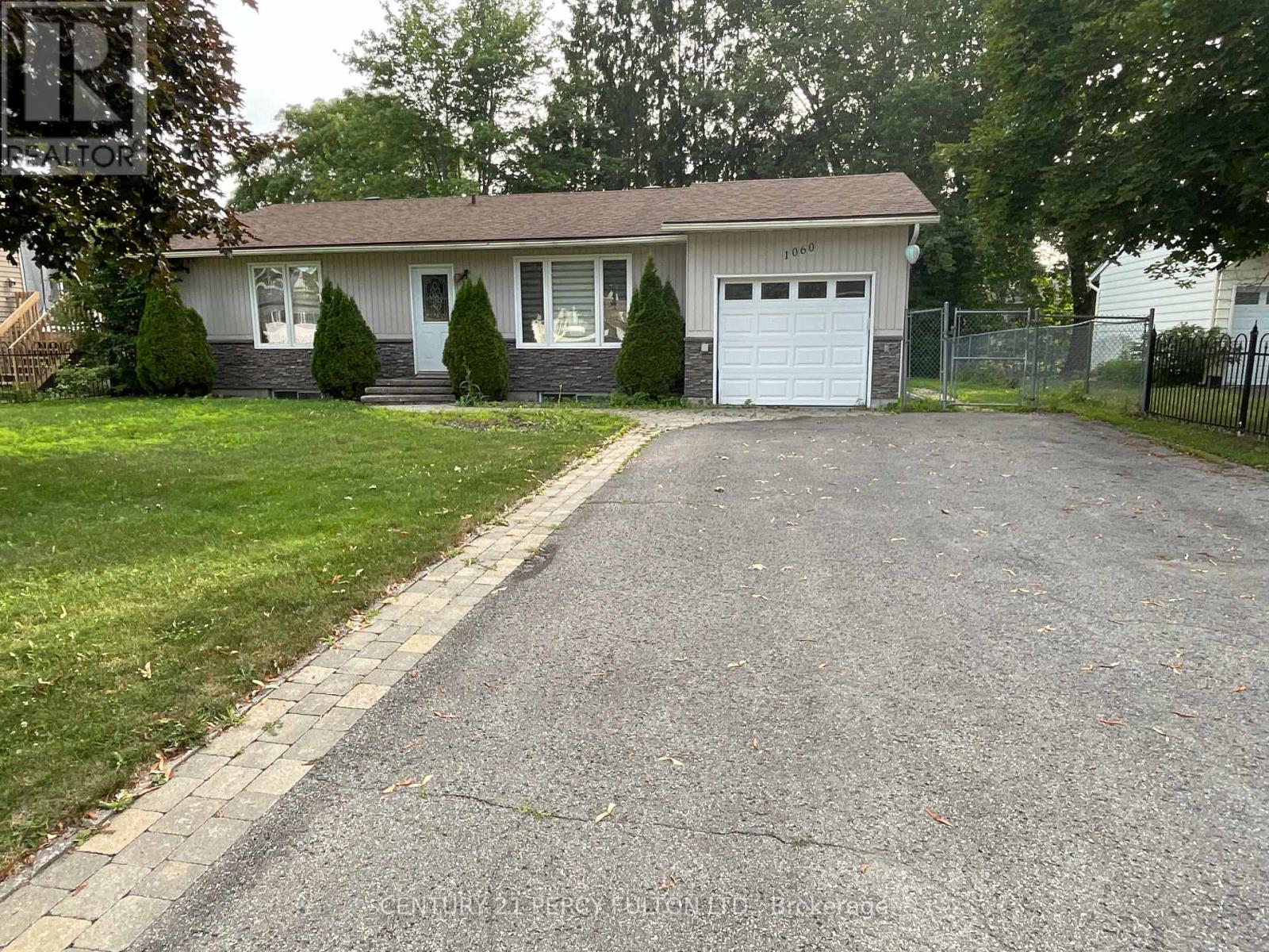 1060 BOURGET AVENUE, Ottawa, Ontario
