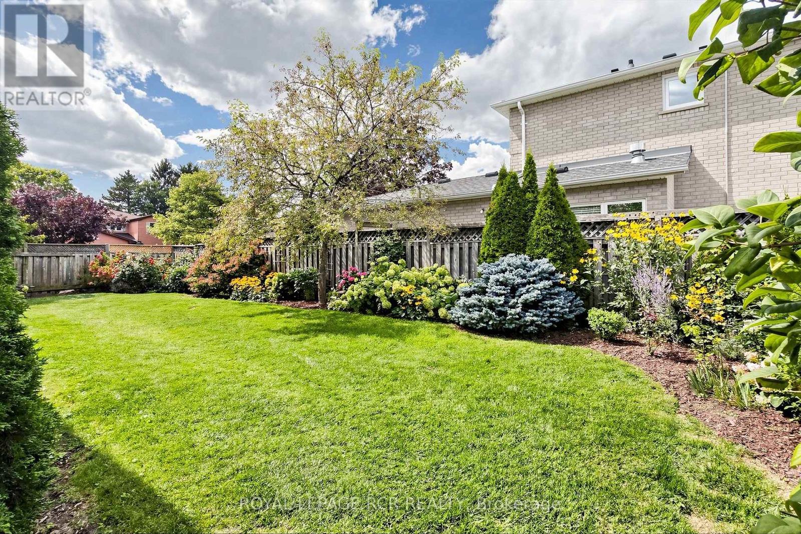 981 Krista Court, Newmarket, Ontario L3Y 7E9 - Photo 44 - N13743230