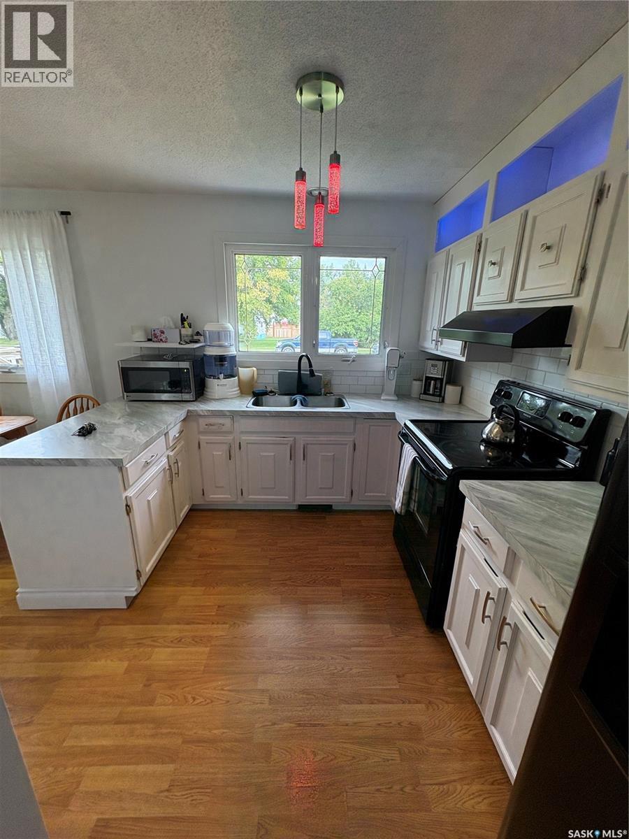 109 March Avenue E, Langenburg, Saskatchewan  S0A 2A0 - Photo 4 - SK047506