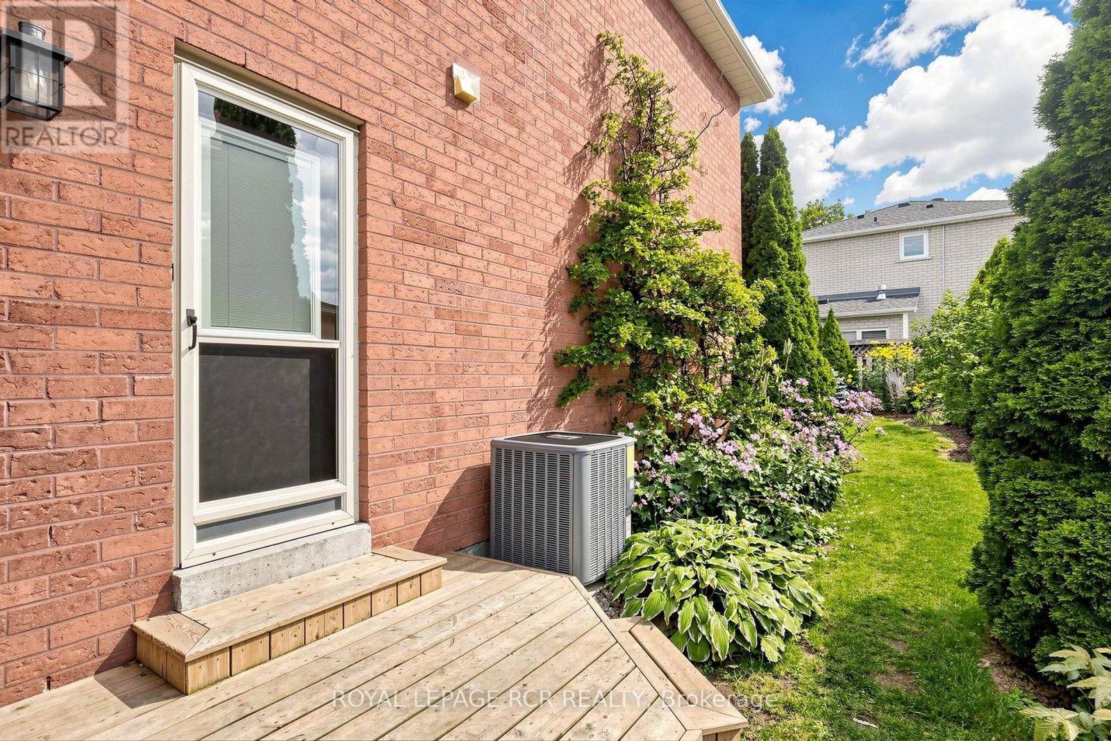 981 Krista Court, Newmarket, Ontario L3Y 7E9 - Photo 39 - N13743230