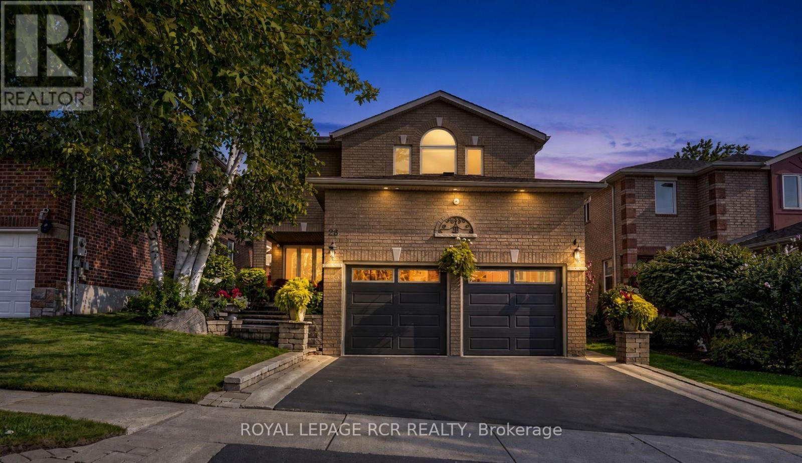 28 Roughley Street, Bradford West Gwillimbury, Ontario  L3Z 3B2 - Photo 2 - N13742252