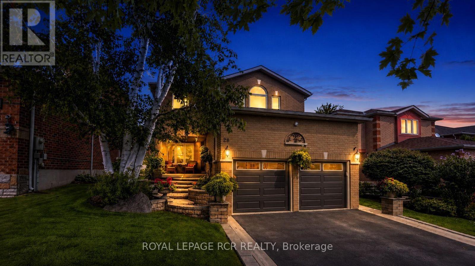 28 Roughley Street, Bradford West Gwillimbury, Ontario  L3Z 3B2 - Photo 3 - N13742252