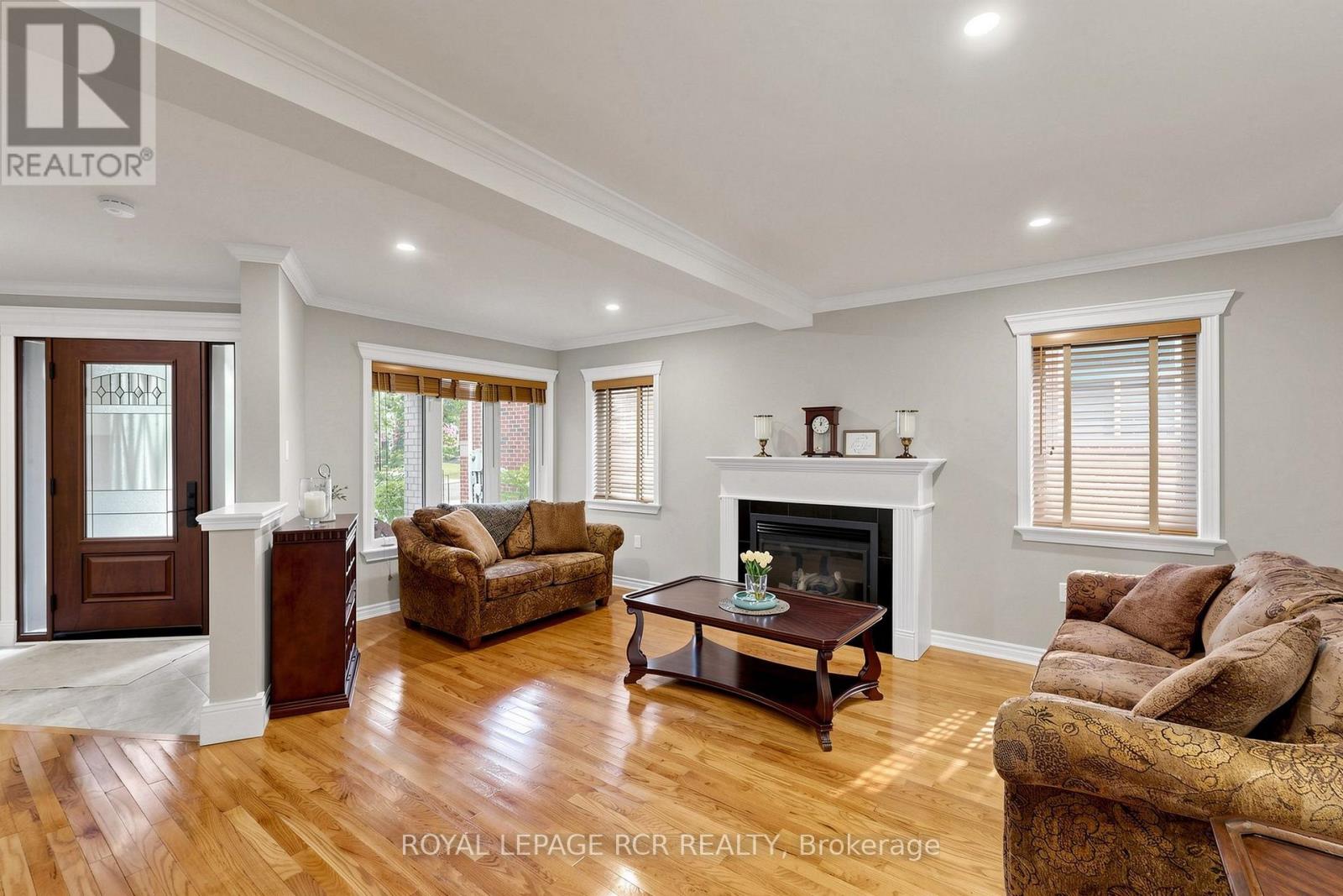 28 Roughley Street, Bradford West Gwillimbury, Ontario  L3Z 3B2 - Photo 5 - N13742252