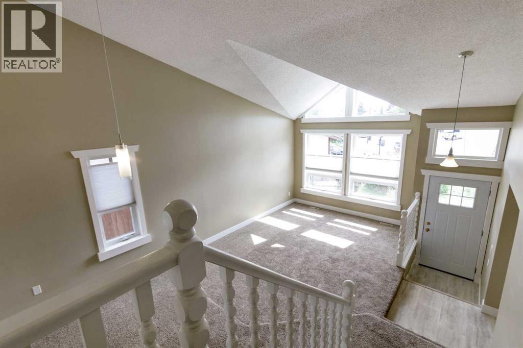 31 Deer Place SE, Calgary, Alberta  T2J 6W6 - Photo 9 - A2341381