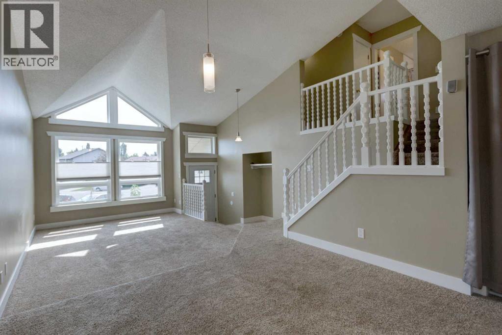 31 Deer Place SE, Calgary, Alberta  T2J 6W6 - Photo 6 - A2341381