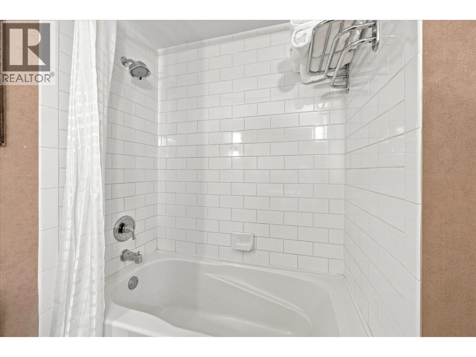 126 4220 Gateway Drive, Whistler, British Columbia  V8E 0Z7 - Photo 15 - R3161449