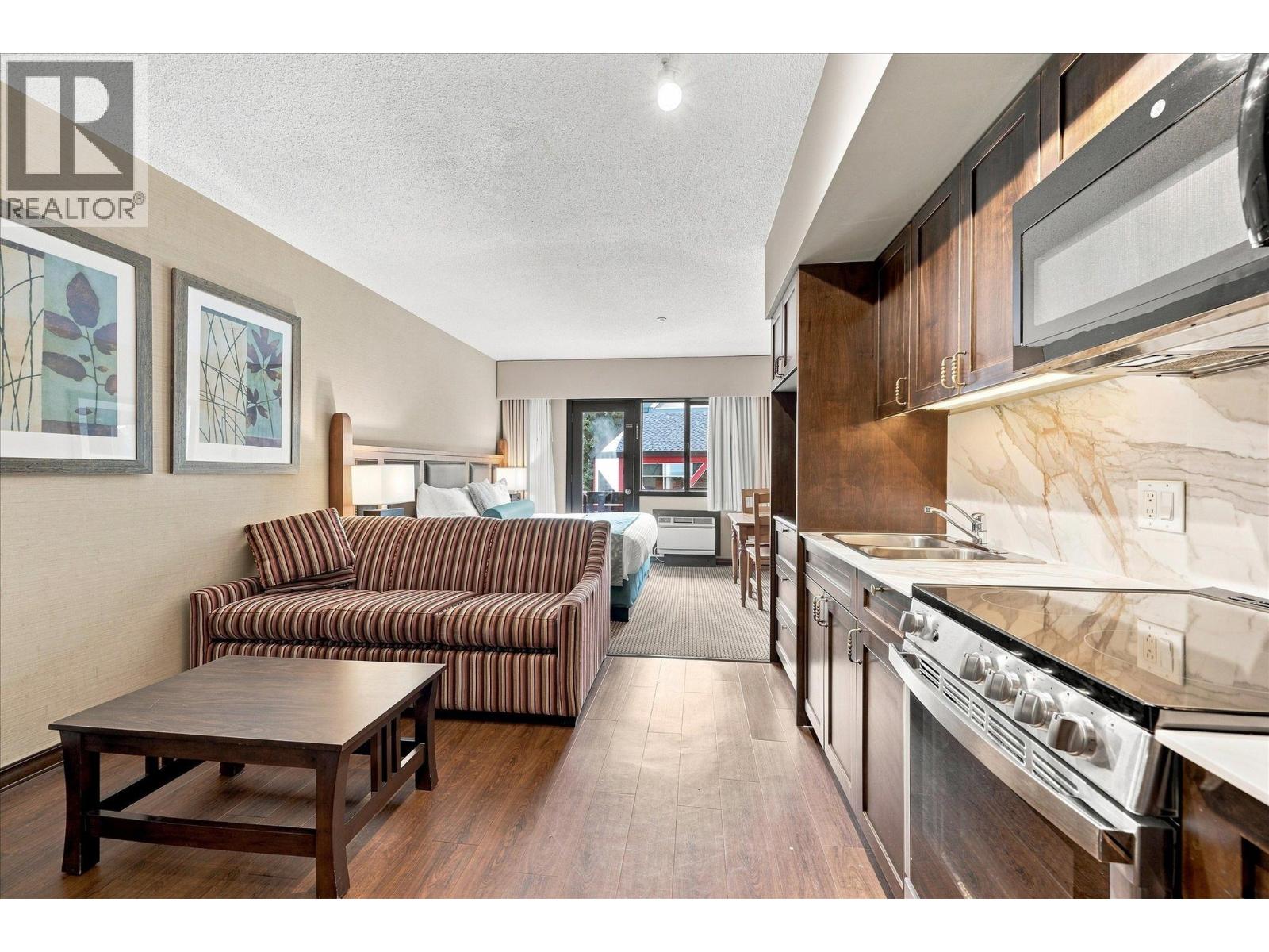 126 4220 Gateway Drive, Whistler, British Columbia  V8E 0Z7 - Photo 2 - R3161449