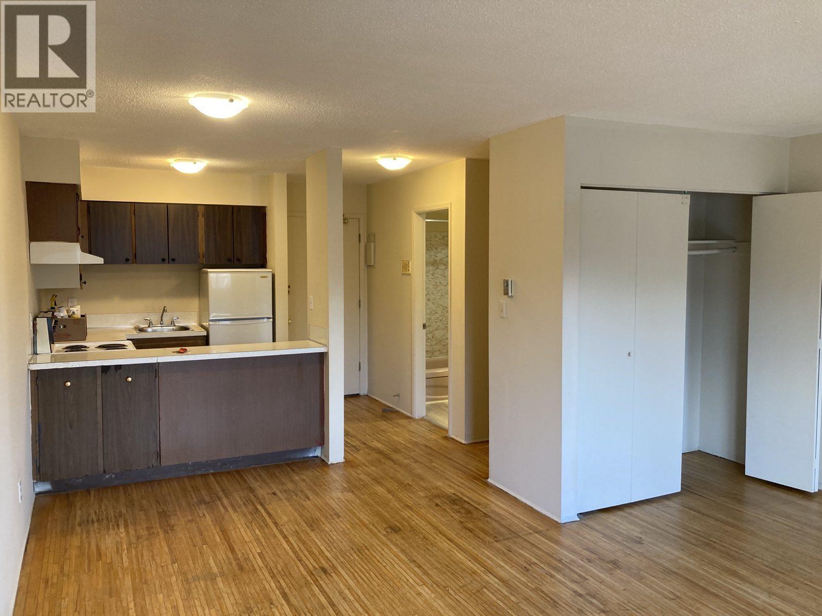 211 3570 E Hastings Street, Vancouver, British Columbia  V5K 2A7 - Photo 3 - R3161451