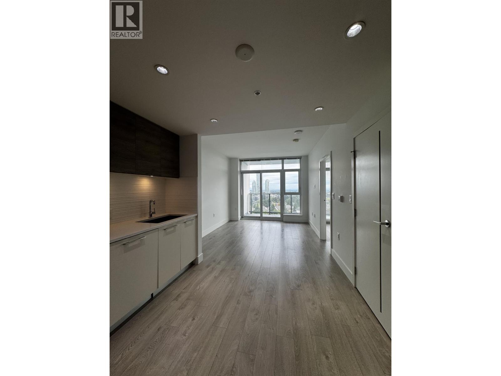709 7388 Kingsway, Burnaby, British Columbia  V3N 0G9 - Photo 10 - R3161459