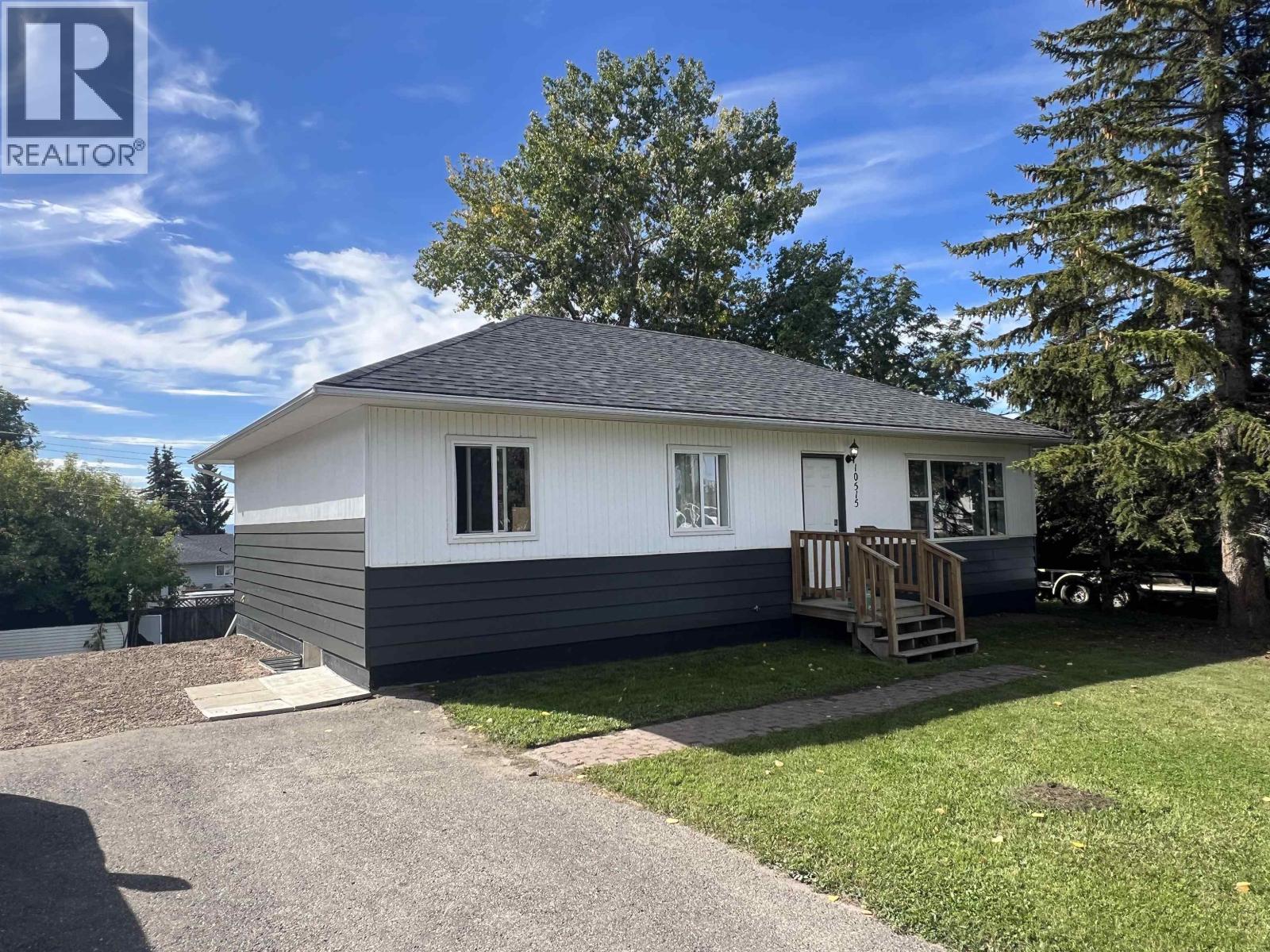 10515 104 Avenue, Fort St. John, British Columbia  V1J 8E1 - Photo 1 - R3161433