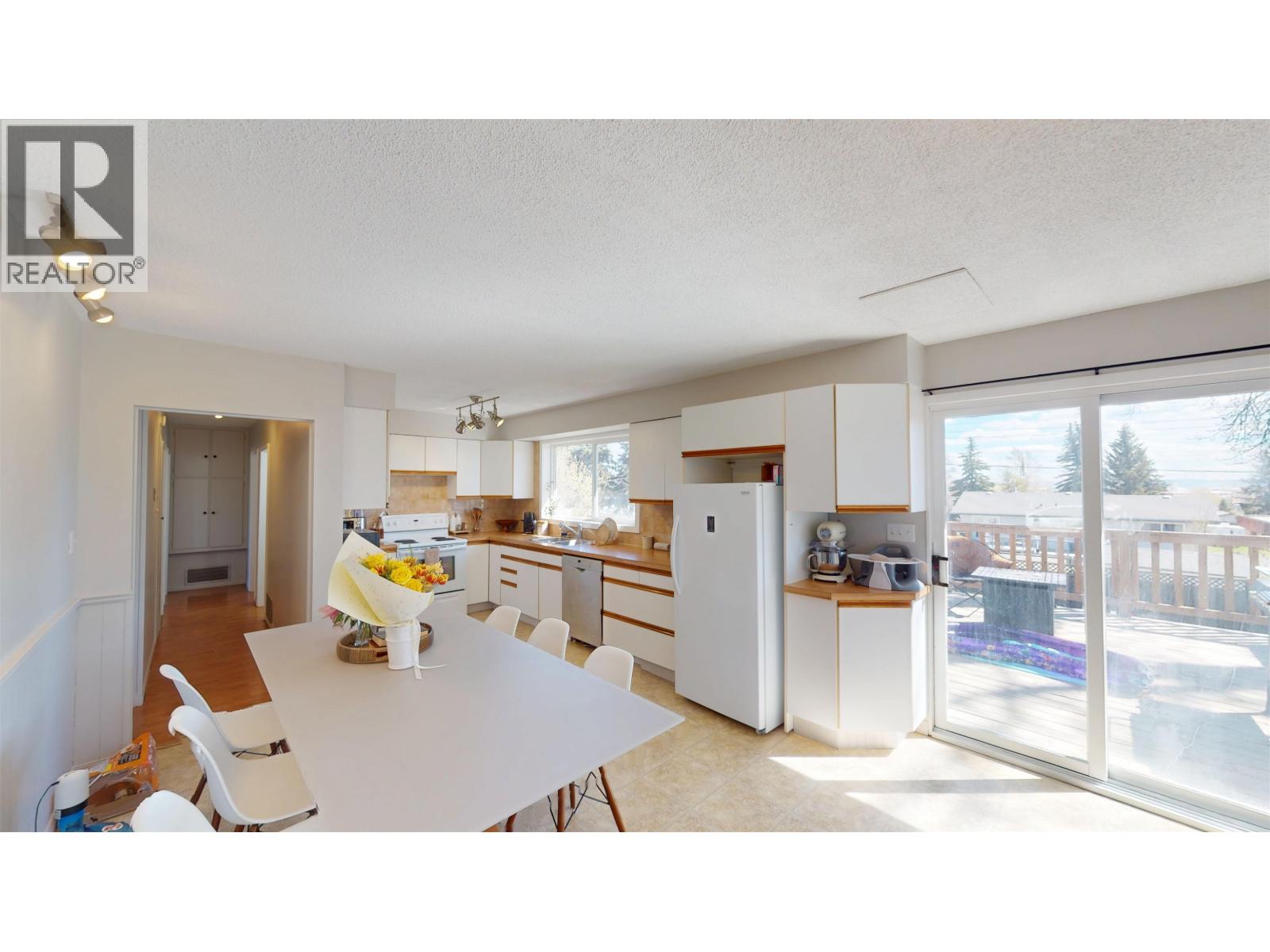 10515 104 Avenue, Fort St. John, British Columbia  V1J 8E1 - Photo 11 - R3161433