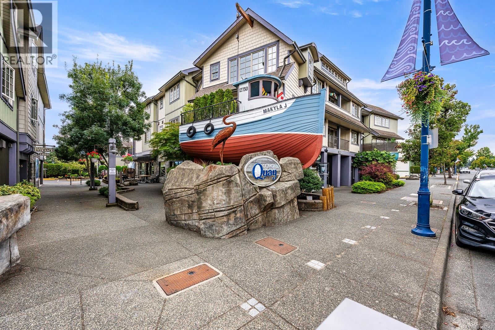204 1705 Comox Ave, Comox, British Columbia  V9M 3M1 - Photo 1 - 1048643
