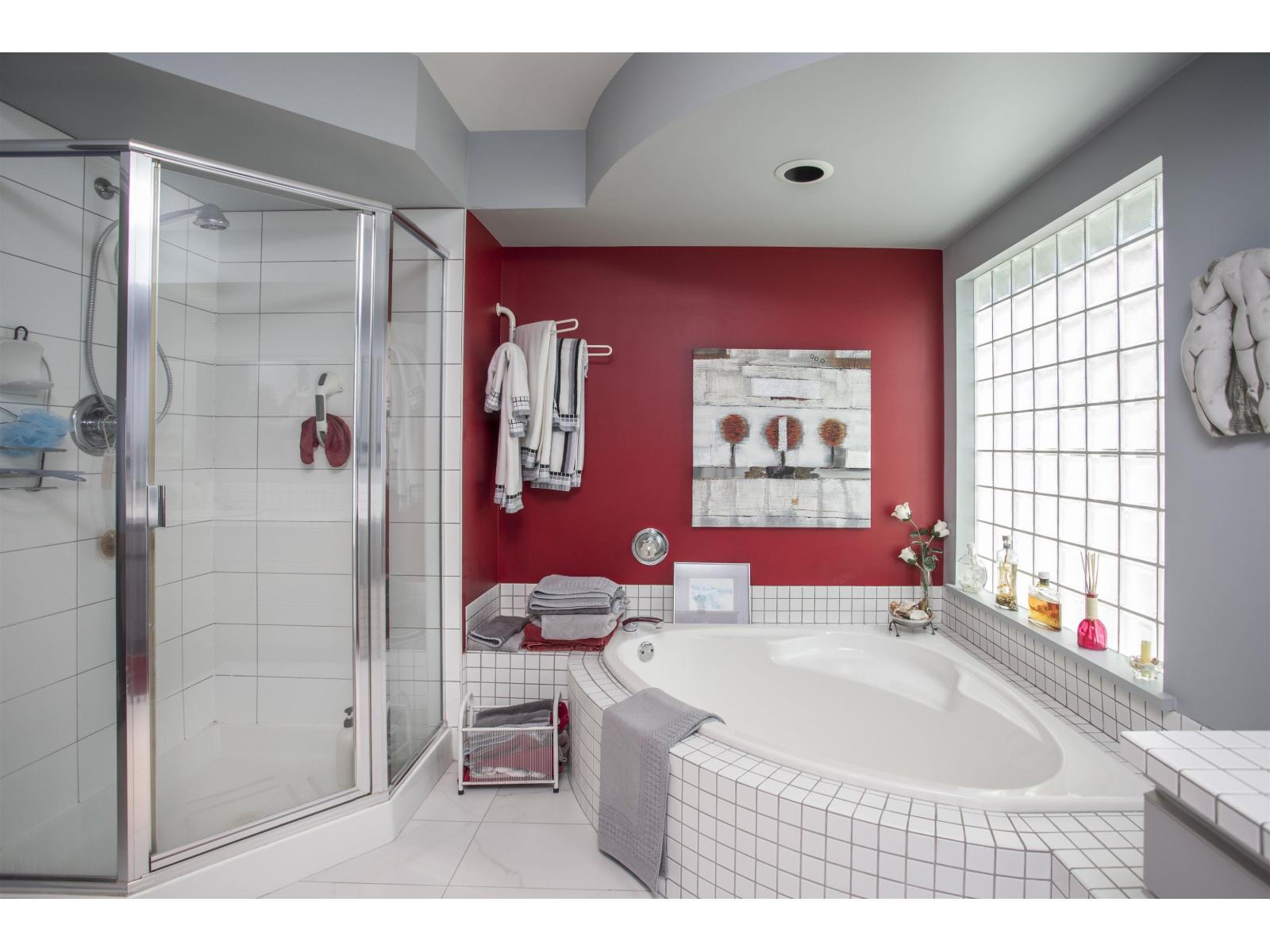 15662 Semiahmoo Avenue, White Rock, British Columbia  V4B 1V4 - Photo 23 - R3161097