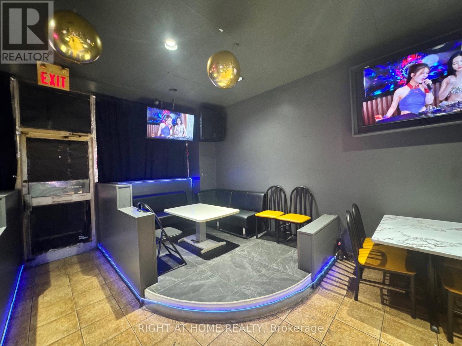 Unit 2 - 3232 Steeles Avenue W, Vaughan, Ontario  L4K 4C8 - Photo 2 - N13723020