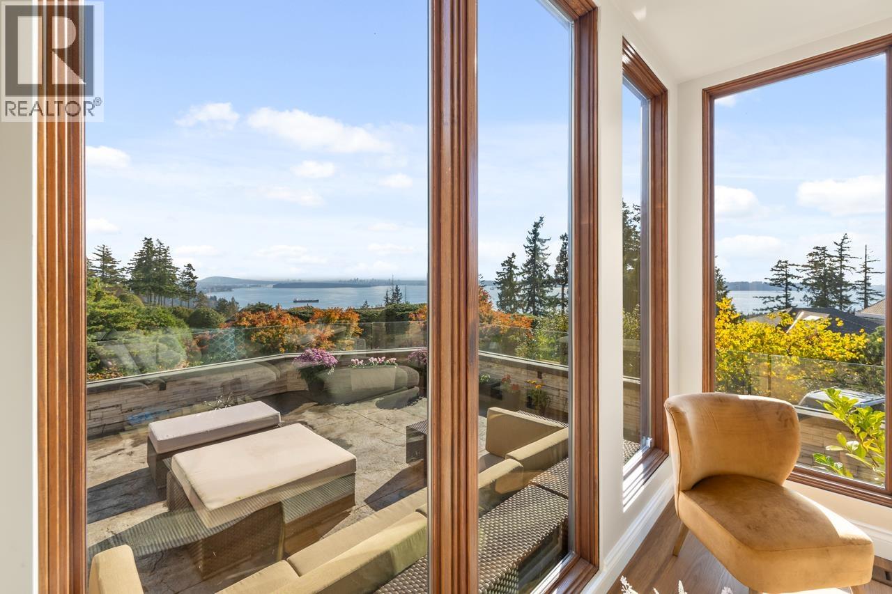 5401 West Vista Court, West Vancouver, British Columbia  V7W 3G8 - Photo 4 - R3161214