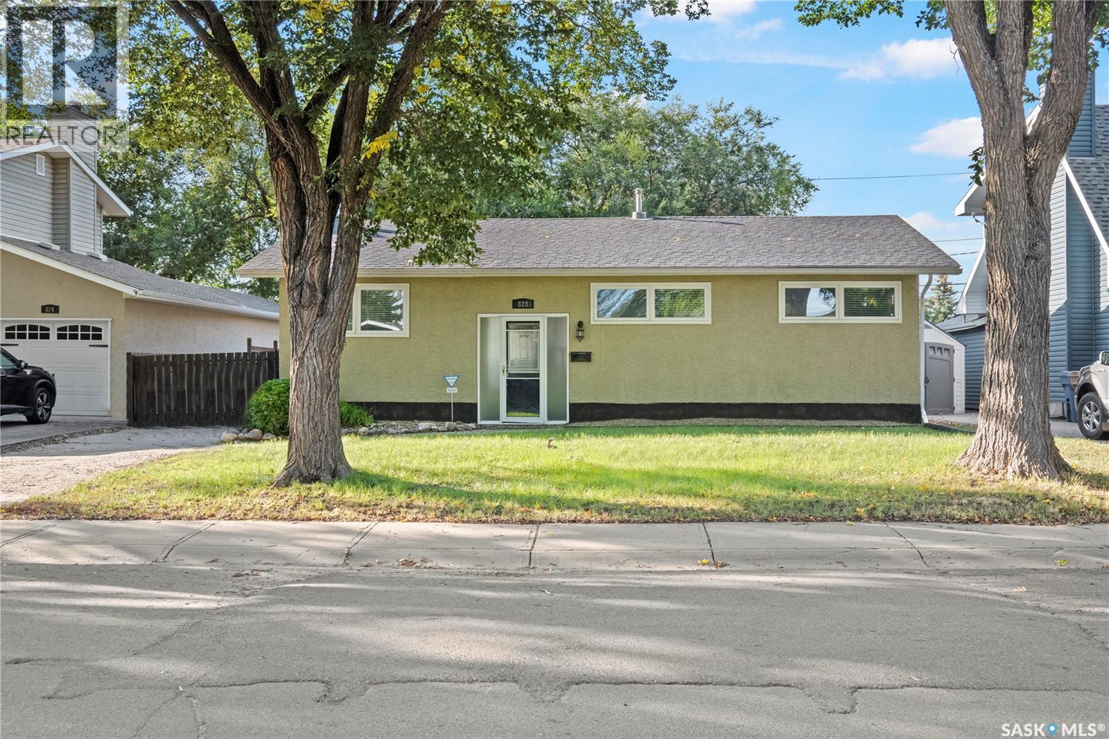 828 Shannon ROAD, Regina, Saskatchewan