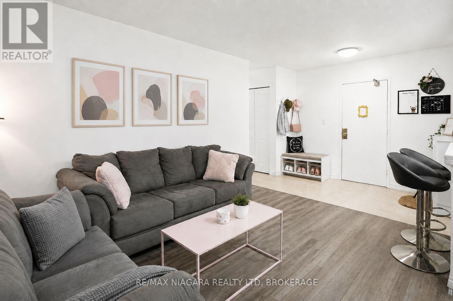 308 - 264 Oakdale Avenue, St. Catharines, Ontario L2P 2K4 - Photo 2 - X13743472
