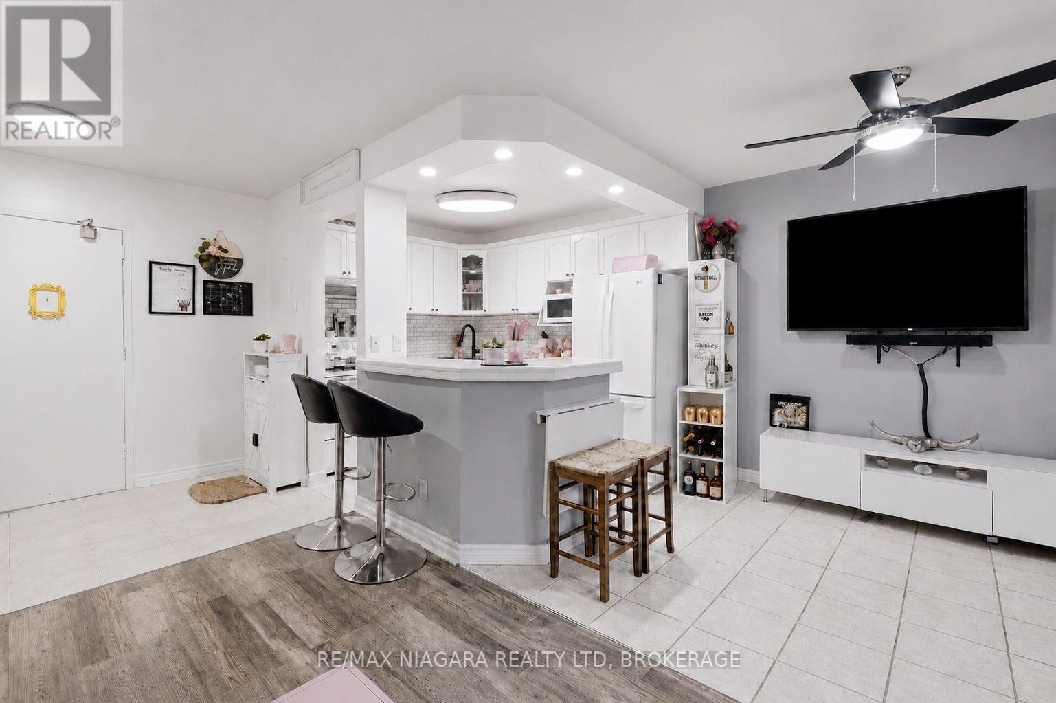308 - 264 Oakdale Avenue, St. Catharines, Ontario L2P 2K4 - Photo 4 - X13743472