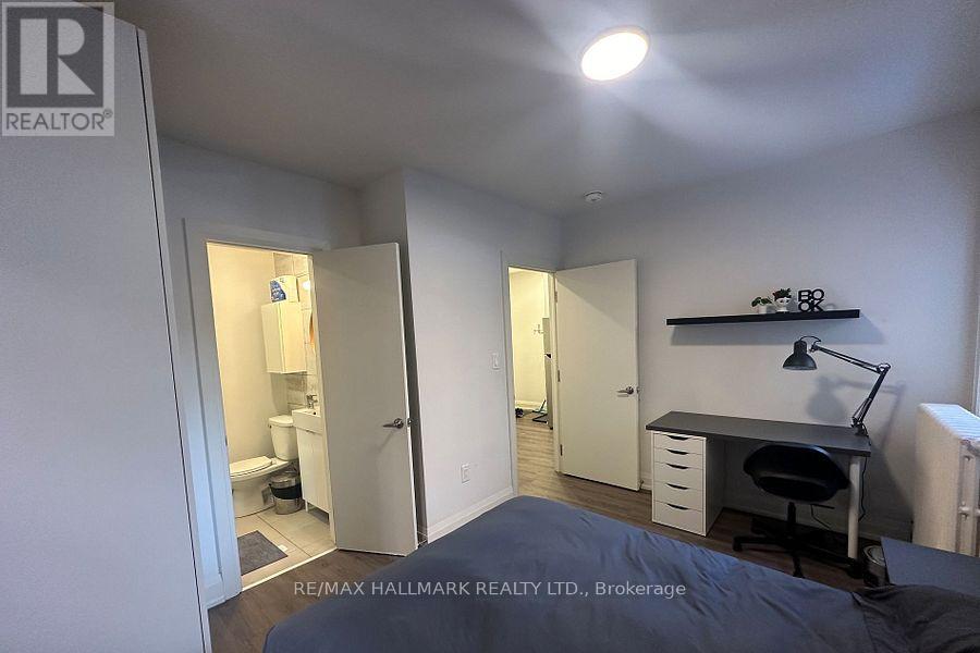 4 - 595 St Clair Avenue W, Toronto, Ontario  M6C 1A3 - Photo 13 - C13743464