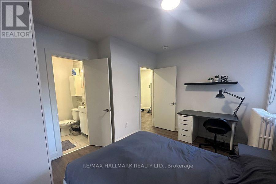 4 - 595 St Clair Avenue W, Toronto, Ontario  M6C 1A3 - Photo 14 - C13743464