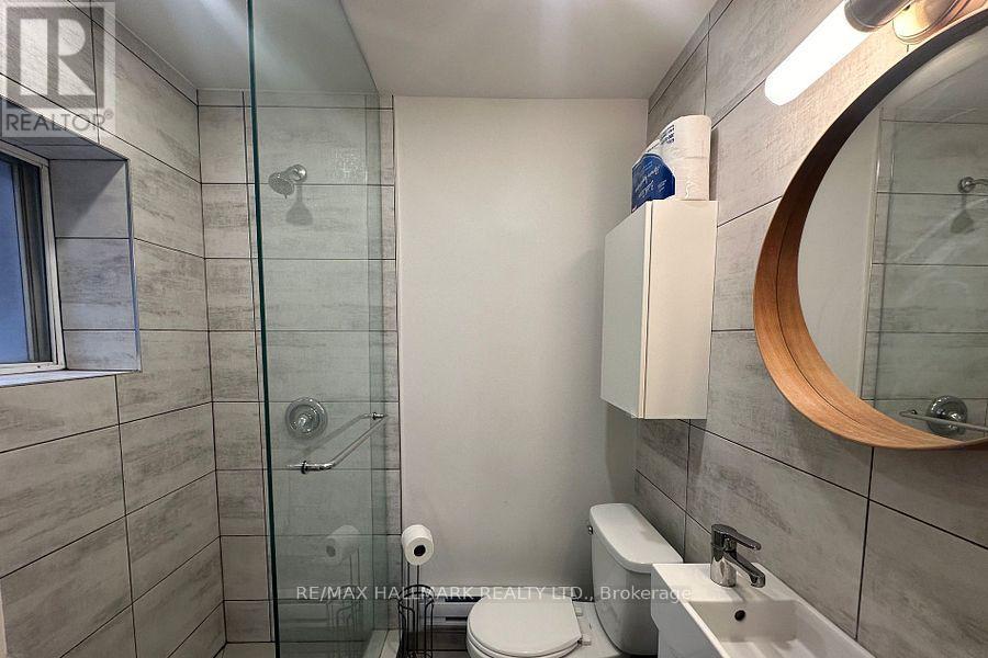 4 - 595 St Clair Avenue W, Toronto, Ontario  M6C 1A3 - Photo 17 - C13743464