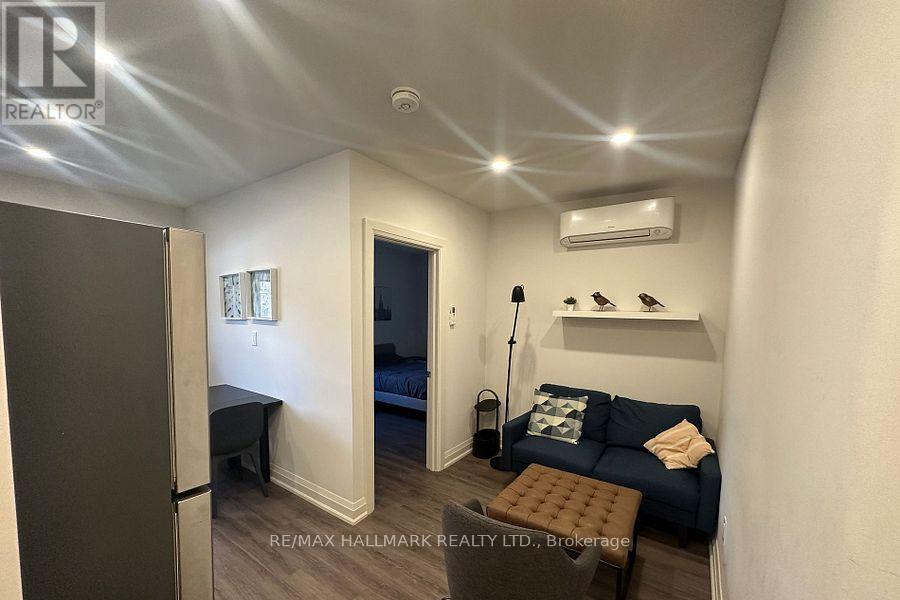 4 - 595 St Clair Avenue W, Toronto, Ontario  M6C 1A3 - Photo 2 - C13743464