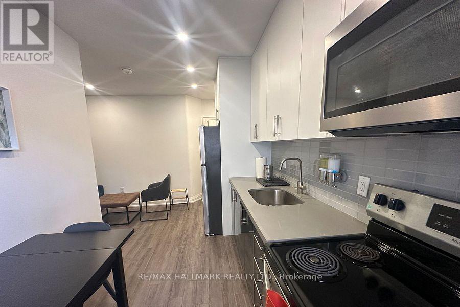 4 - 595 St Clair Avenue W, Toronto, Ontario  M6C 1A3 - Photo 4 - C13743464