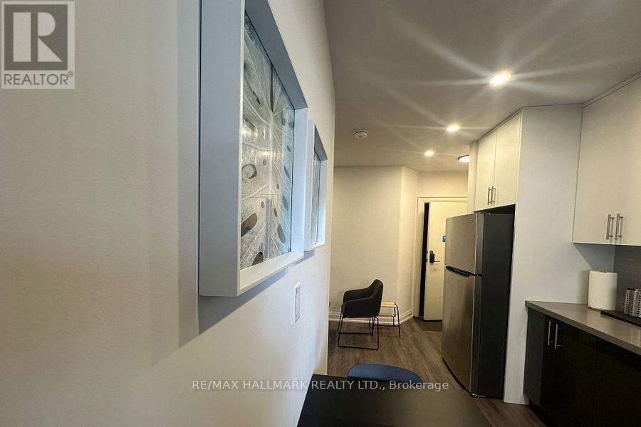 4 - 595 St Clair Avenue W, Toronto, Ontario  M6C 1A3 - Photo 6 - C13743464