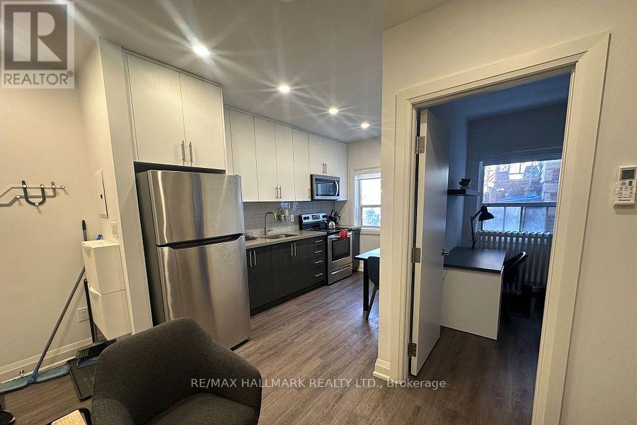 4 - 595 St Clair Avenue W, Toronto, Ontario  M6C 1A3 - Photo 9 - C13743464