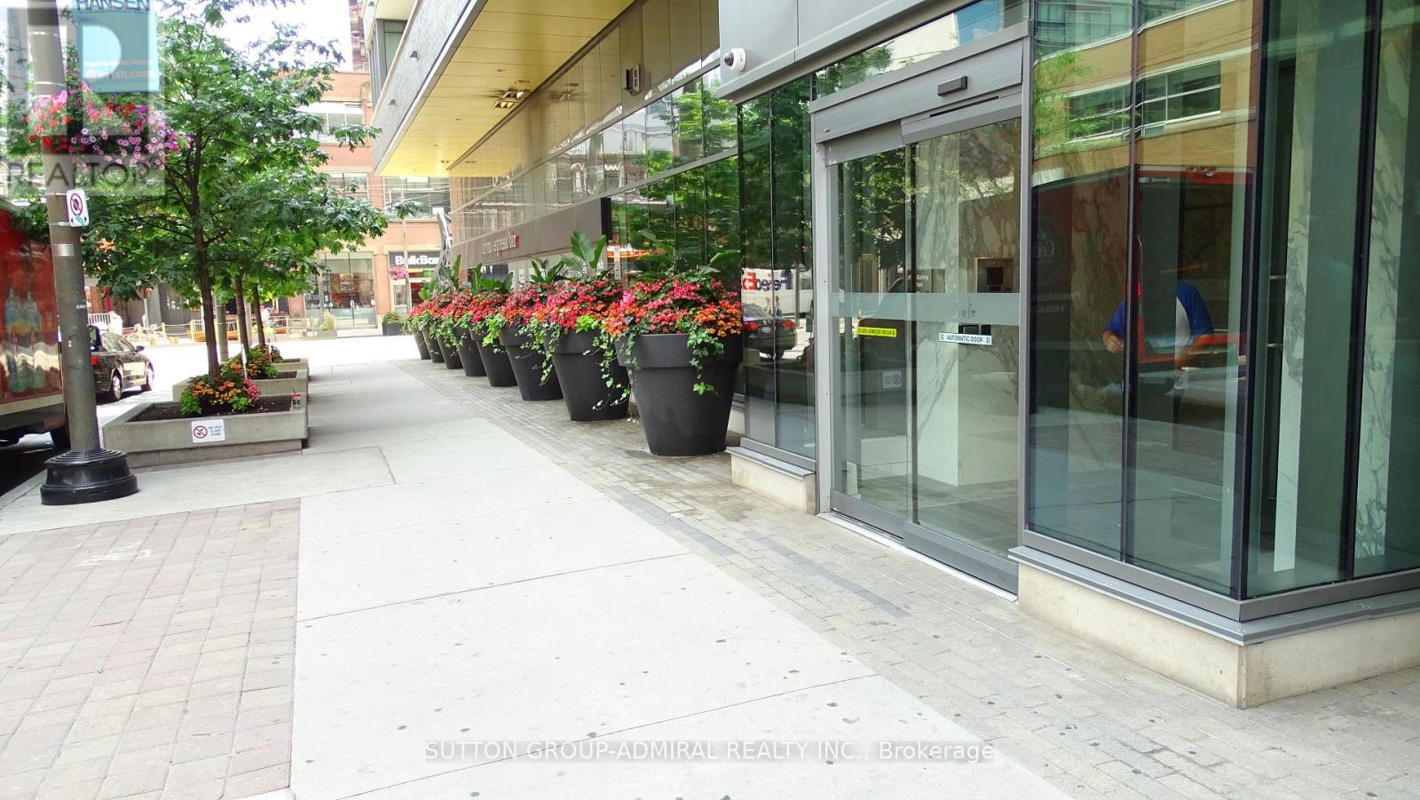 2508 - 8 Charlotte Street, Toronto, Ontario  M5V 0K4 - Photo 2 - C13743480