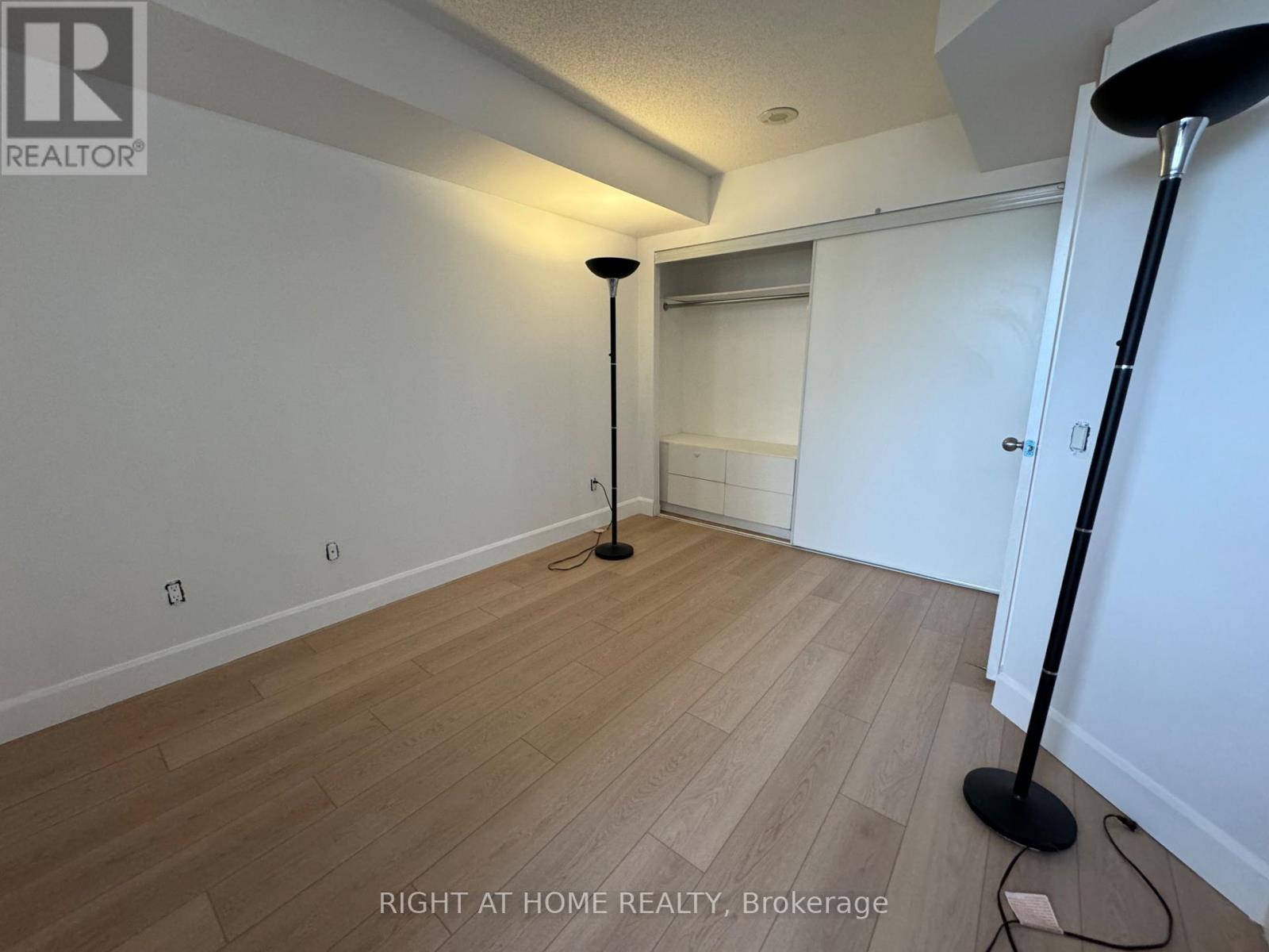 153 Beecroft Road, Toronto, Ontario M2N 7C5 - Photo 2 - C13743484