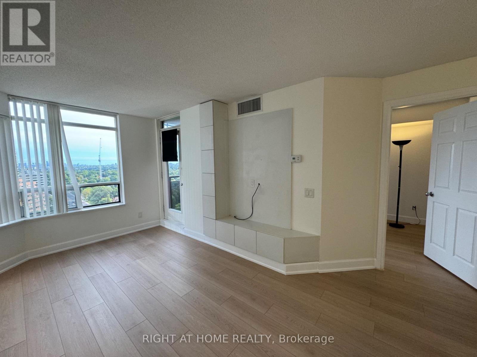 153 Beecroft Road, Toronto, Ontario M2N 7C5 - Photo 8 - C13743484