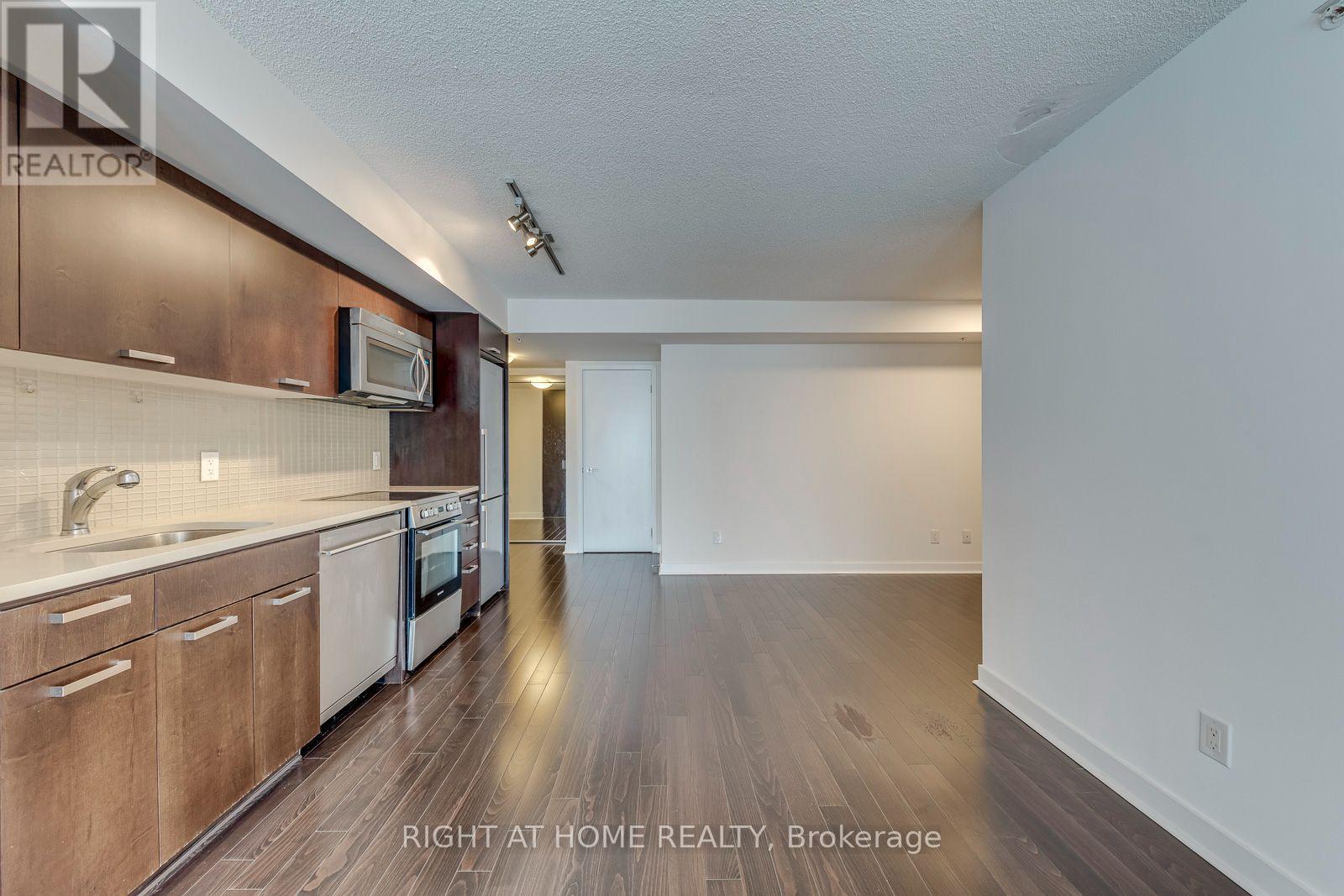 1306 - 295 Adelaide Street W, Toronto (Waterfront Communities), Ontario  M5V 0L4 - Photo 10 - C13743490