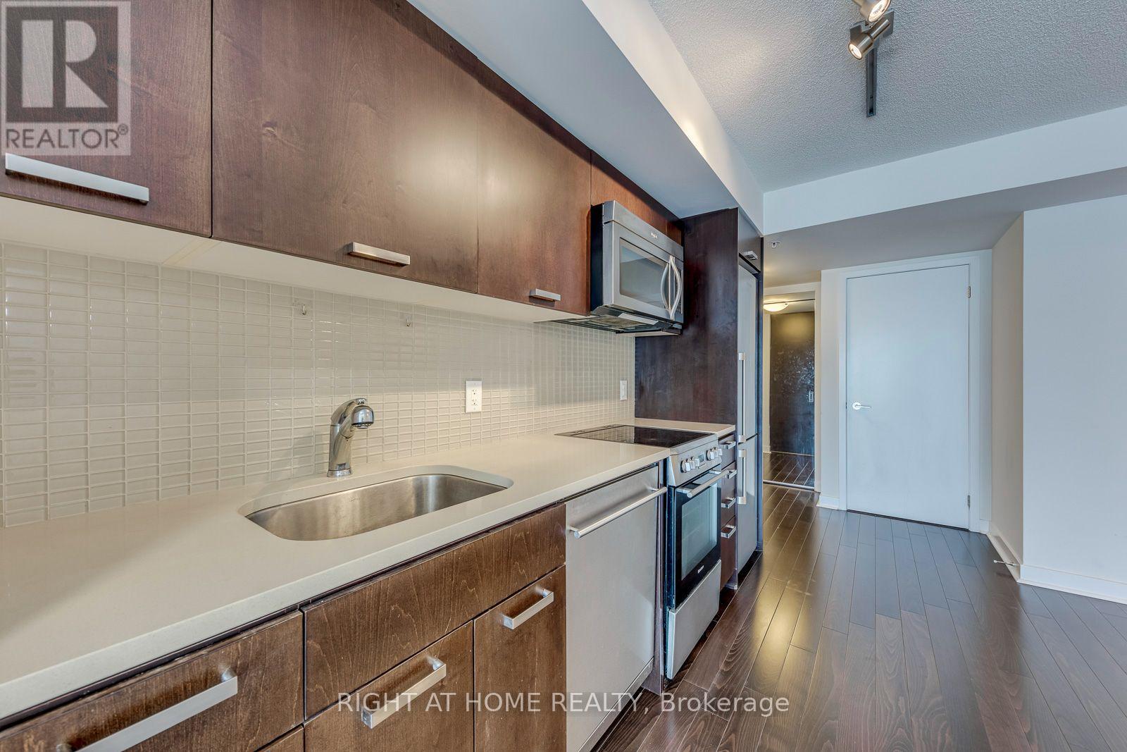 1306 - 295 Adelaide Street W, Toronto (Waterfront Communities), Ontario  M5V 0L4 - Photo 12 - C13743490
