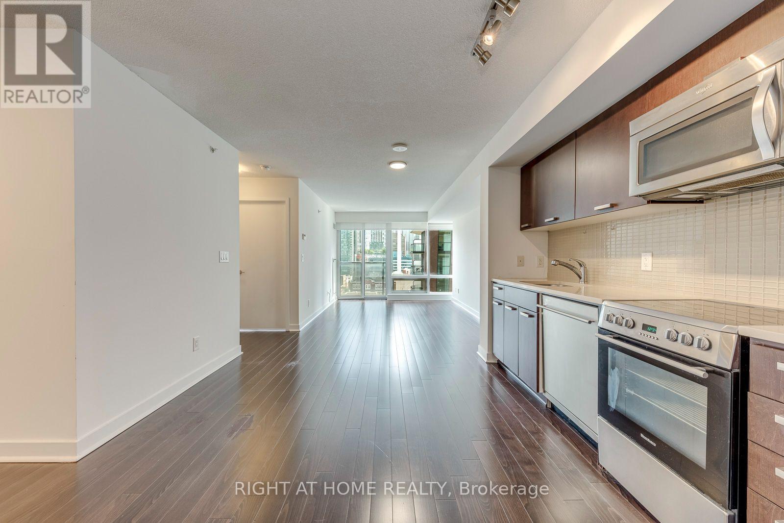 1306 - 295 Adelaide Street W, Toronto (Waterfront Communities), Ontario  M5V 0L4 - Photo 7 - C13743490