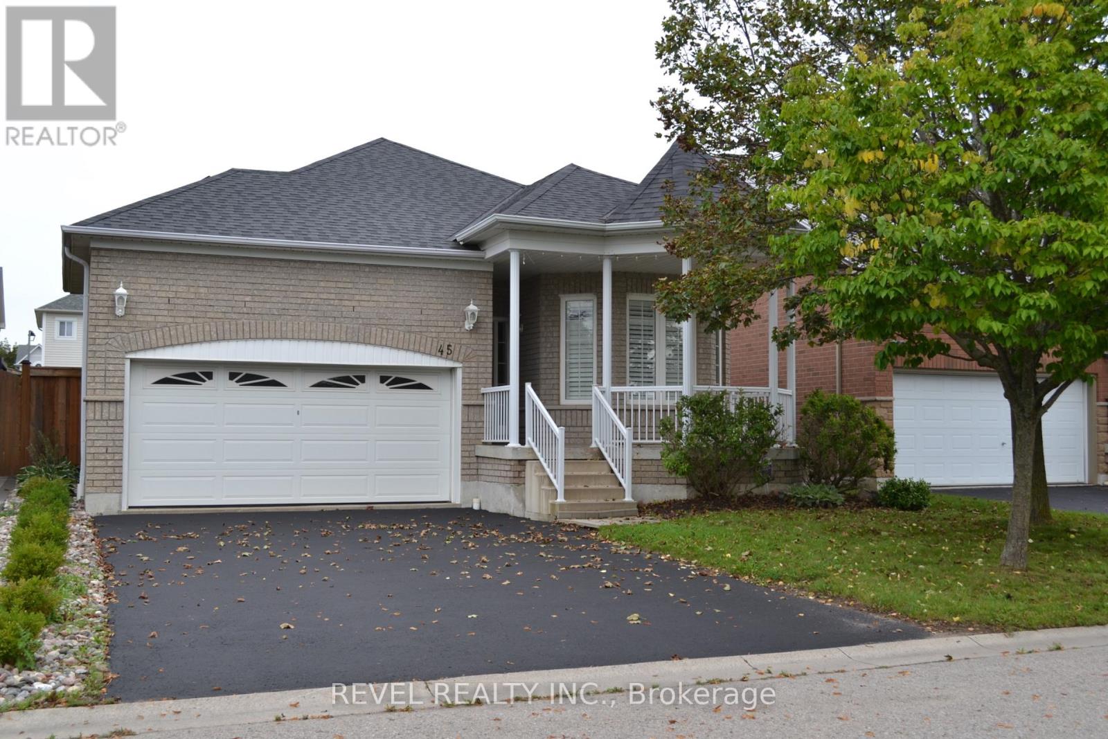 45 TUNNEY PLACE, Whitby, Ontario