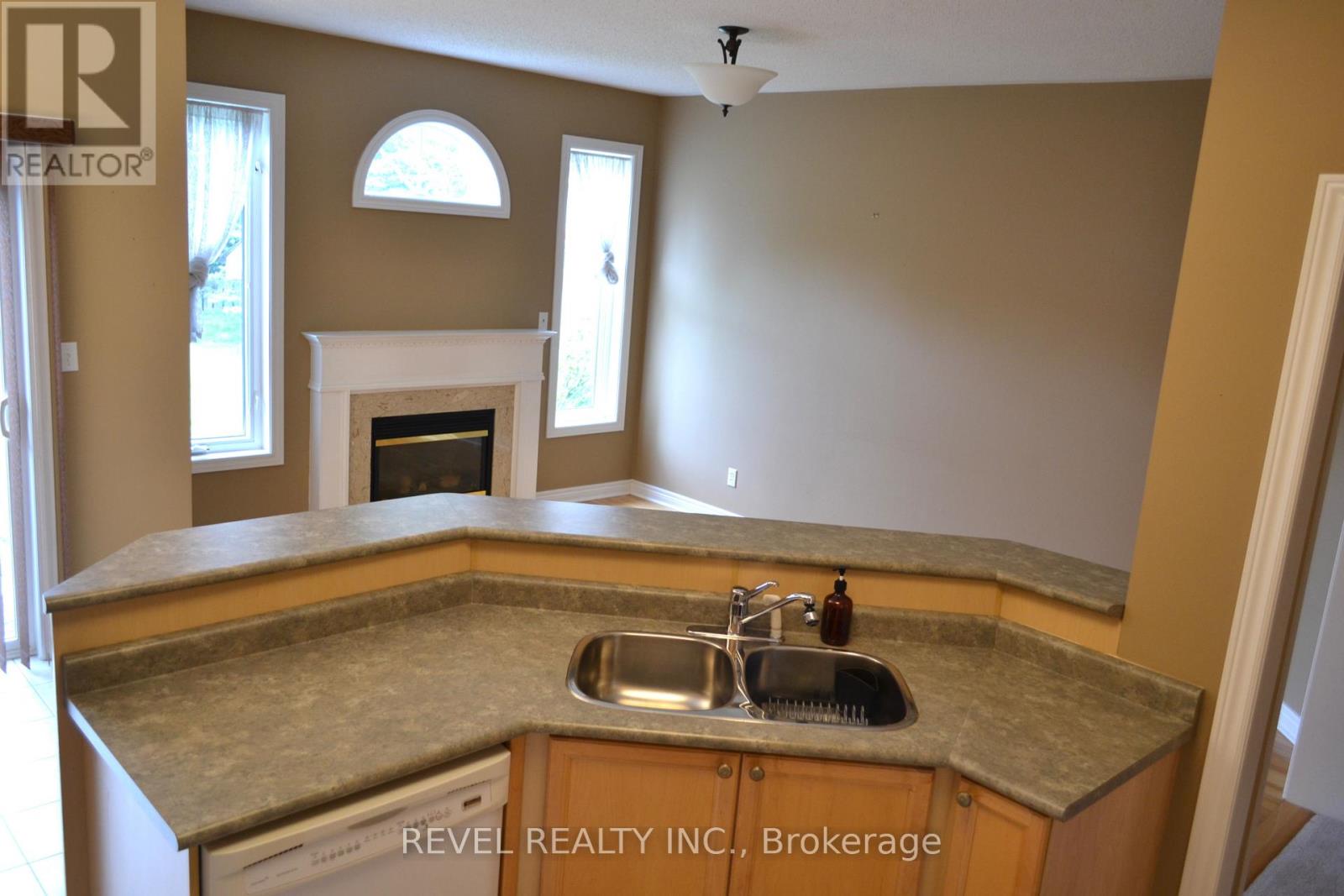 45 Tunney Place, Whitby, Ontario  L1M 2G5 - Photo 10 - E13743468