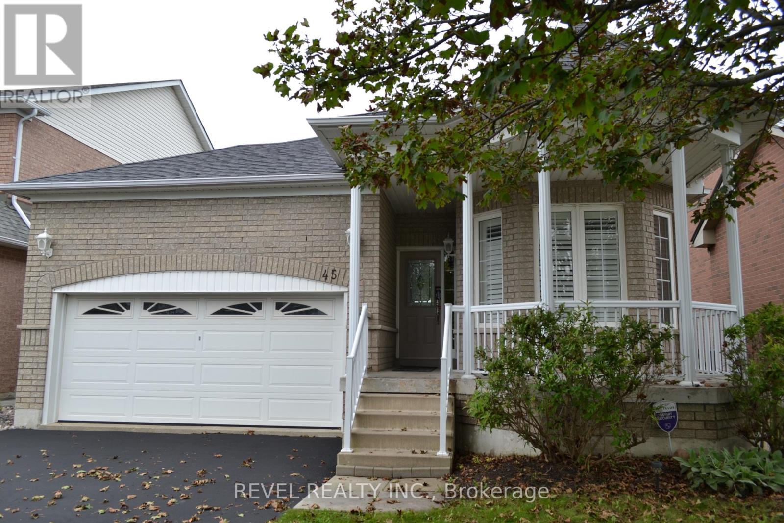 45 Tunney Place, Whitby, Ontario  L1M 2G5 - Photo 2 - E13743468