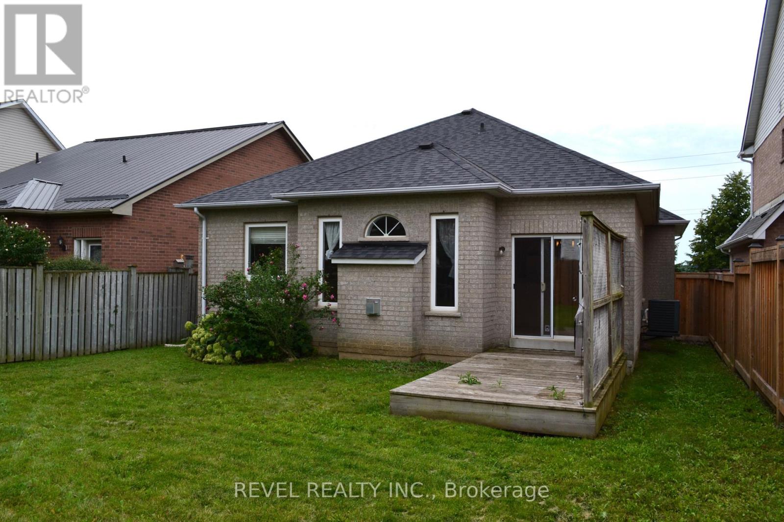 45 Tunney Place, Whitby, Ontario  L1M 2G5 - Photo 39 - E13743468