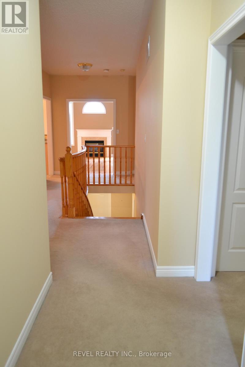 45 Tunney Place, Whitby, Ontario  L1M 2G5 - Photo 4 - E13743468