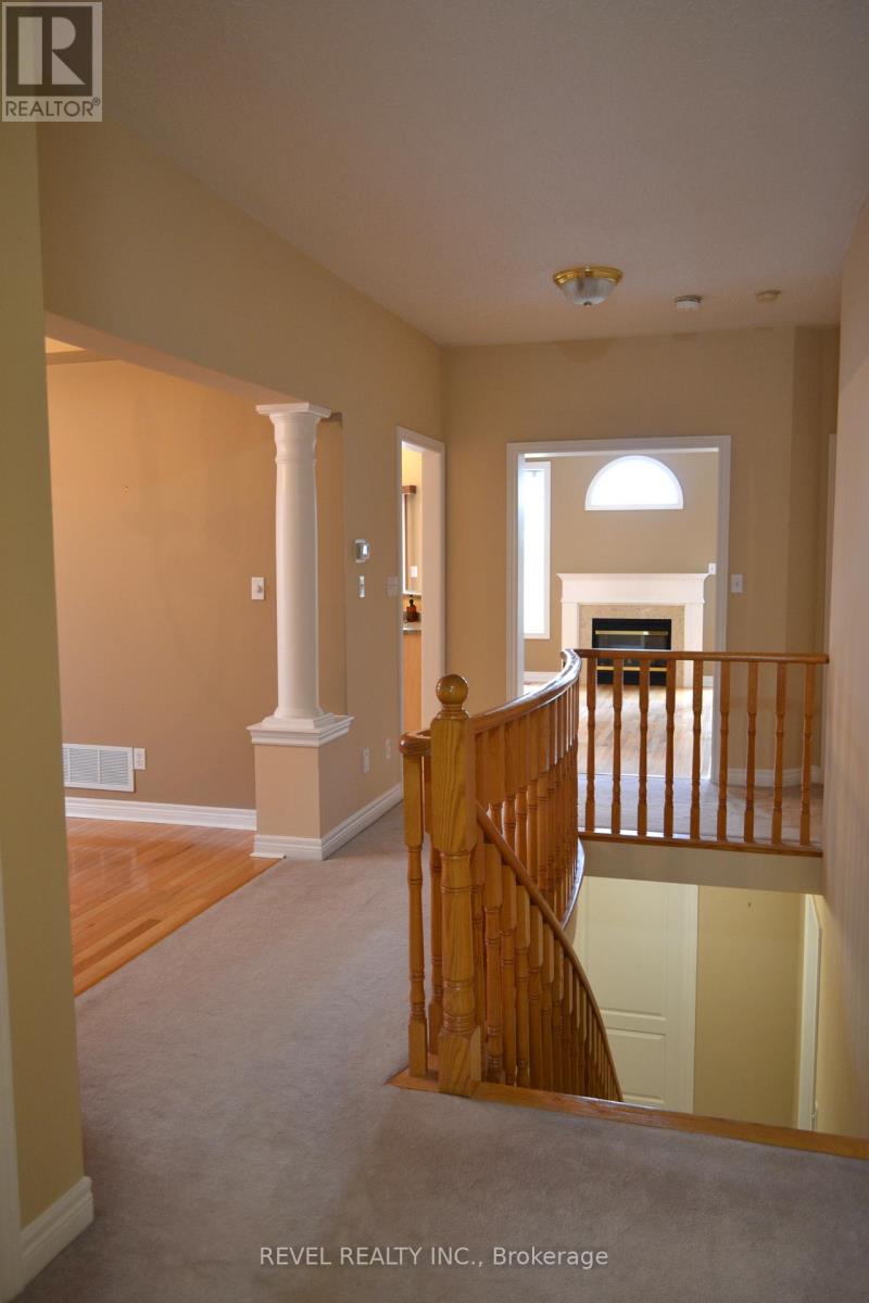 45 Tunney Place, Whitby, Ontario  L1M 2G5 - Photo 5 - E13743468